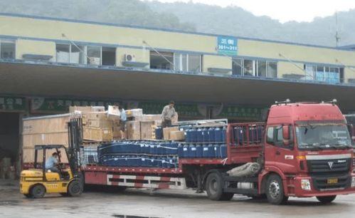 貨(huo)車(che)24小(xiao)時限行(xing),不只(zhi)讓物(wu)流業(ye)為難(nan),更限制了(le)經濟(ji)的發展